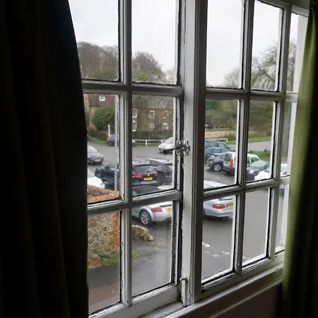 The Crown Aldbourne Hotel Exterior foto