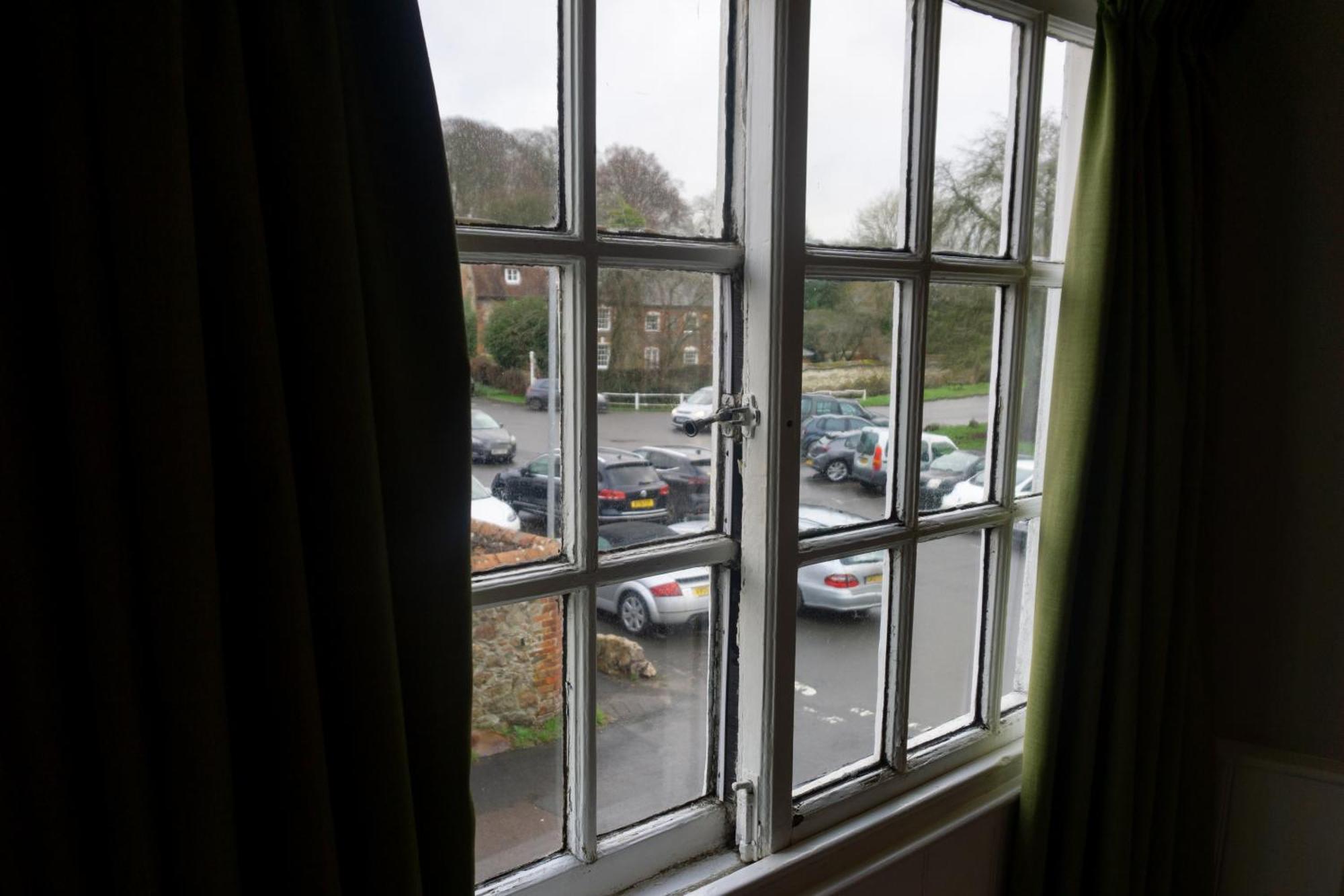 Inn The Crown 3*