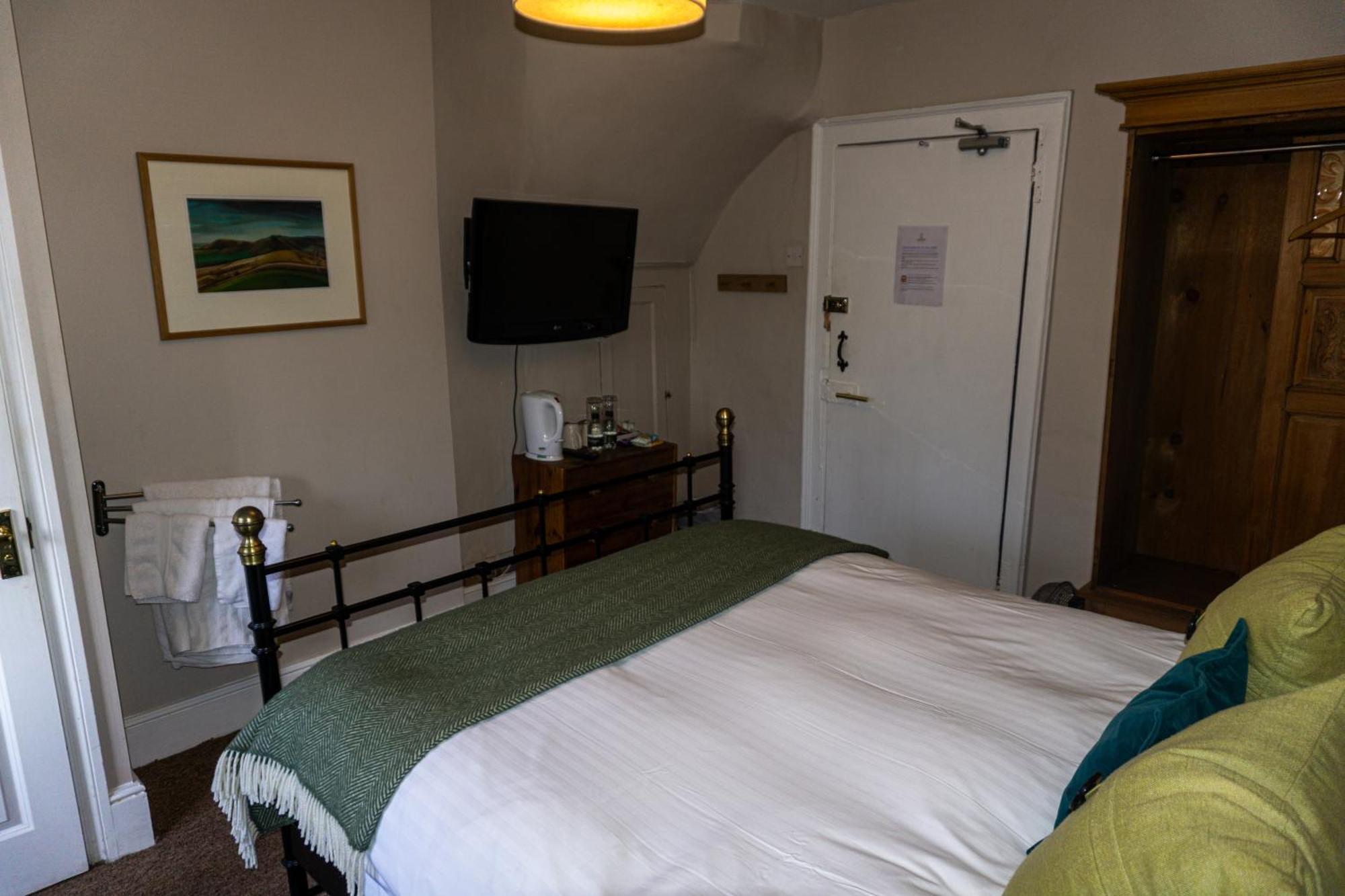 The Crown 3* Aldbourne