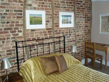 Inn The Crown Aldbourne